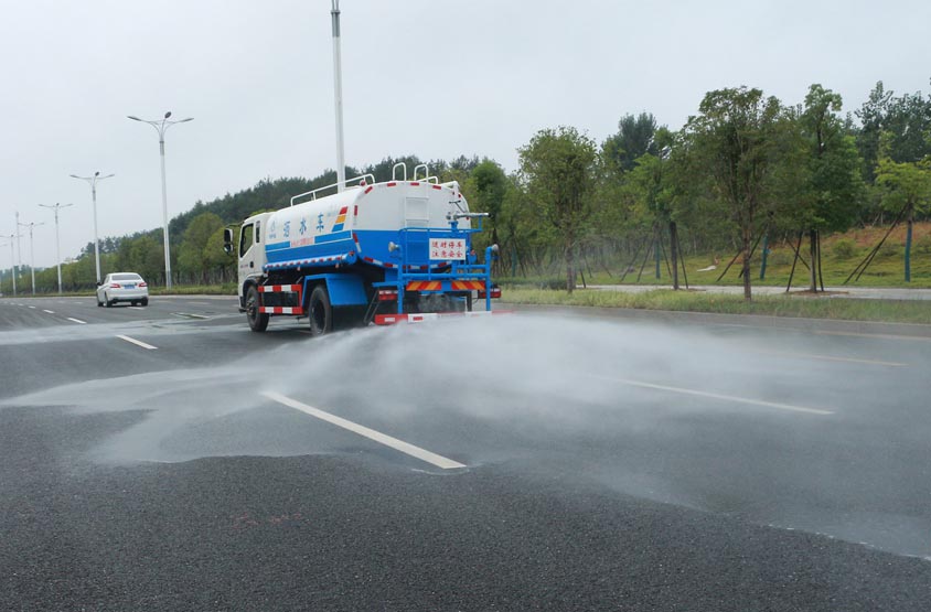 10噸時風灑水車圖片3